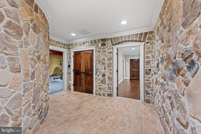 601 Utterback Store Rd, Great Falls, VA 22066 - corridor featuring ornamental molding, wood finished floors, and recessed lighting
