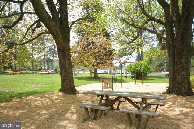 204 W Chew Ave, Saint Michaels, MD 21663 - surrounding community with a lawn