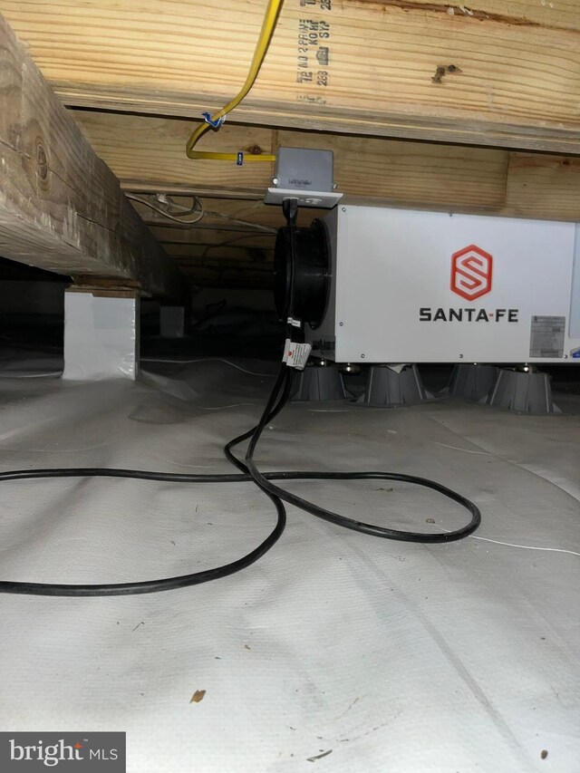 204 W Chew Ave, Saint Michaels, MD 21663 - view of inside crawl space