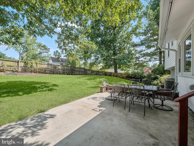 25109 Hickory Ridge Ln, Gaithersburg, MD 20882 - fenced backyard featuring outdoor dining area and a patio