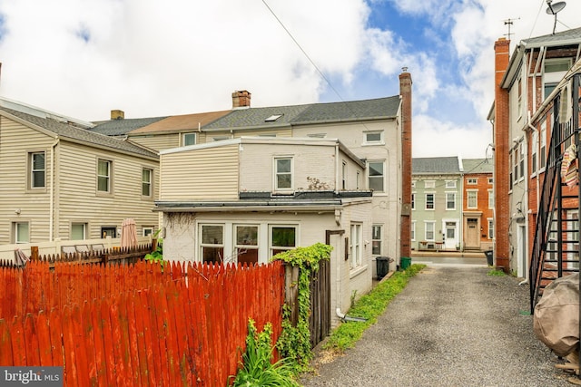 308 Cherry St, Columbia, PA 17512 - rear view of property with fence