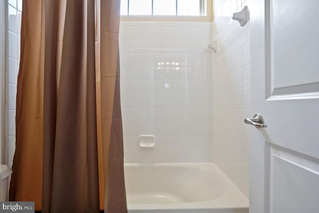 42743 Macauley Pl, Ashburn, VA 20148 - bathroom featuring shower / bath combo