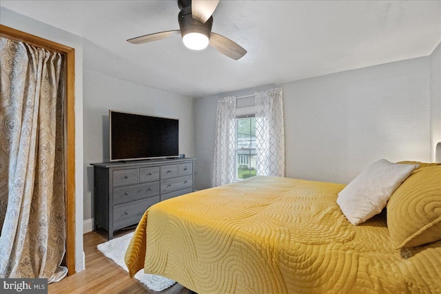 272 Main St, Hamilton, NJ 08620 - bedroom with wood finished floors and a ceiling fan