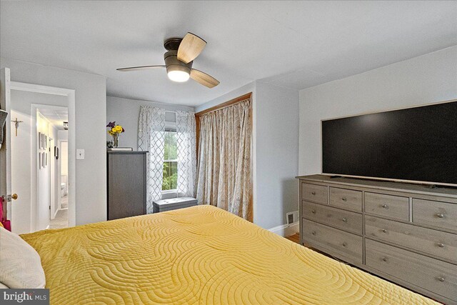 272 Main St, Hamilton, NJ 08620 - bedroom with a ceiling fan and baseboards