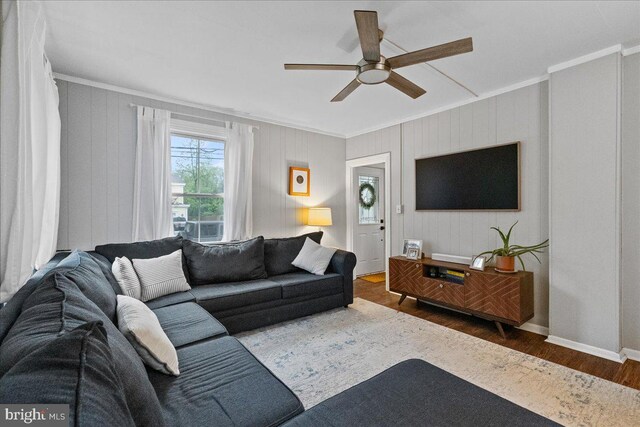 272 Main St, Hamilton, NJ 08620 - living area featuring ornamental molding, wood finished floors, a ceiling fan, and baseboards