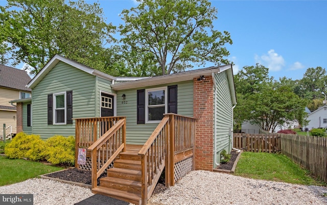 402 Bay View Dr, Edgewater, MD 21037 - view of front facade featuring fence