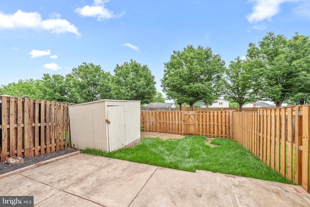 9048 Bonham Cir, Manassas, VA 20110 - view of yard with a patio, a storage shed, and an outdoor structure