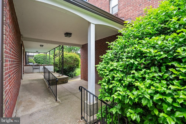 922 Montgomery Ave Unit E2, Bryn Mawr, PA 19010 - view of covered porch