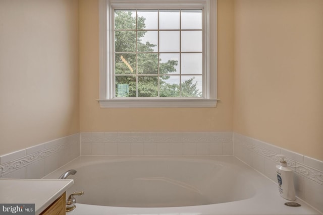 3334 Castle Ridge Cir Unit 8, Silver Spring, MD 20904 - bathroom with a bath and vanity