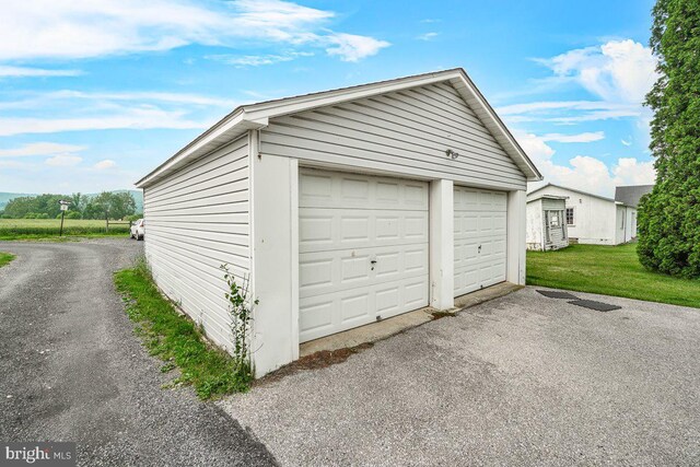 201 E Main St, Fairfield, PA 17320 - view of detached garage