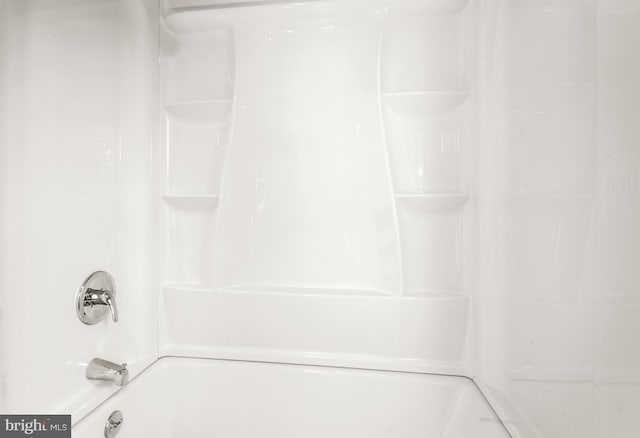 113 N Broad St, Penns Grove, NJ 08069 - view of full bathroom