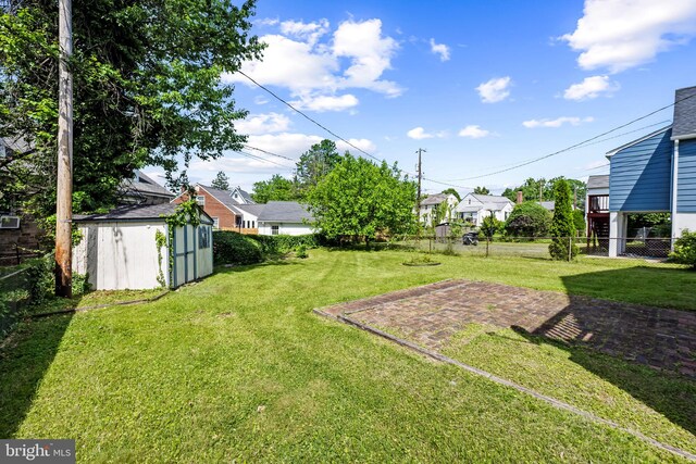 806 S Beechfield Ave, Baltimore, MD 21229 - view of yard