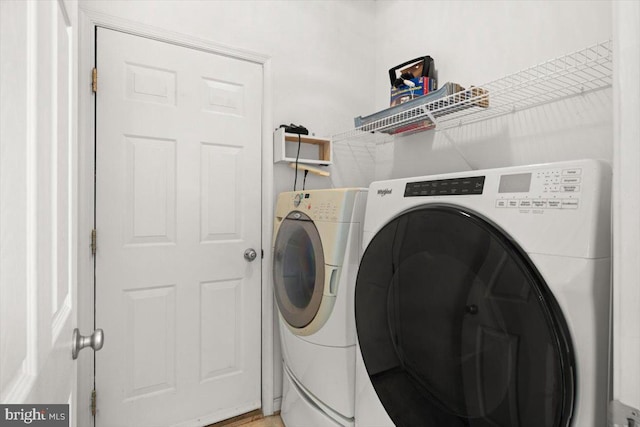 313 Indianhead Ct, Woodstock, VA 22664 - laundry area with washer and dryer