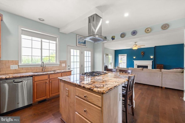 313 Indianhead Ct, Woodstock, VA 22664 - kitchen featuring appliances with stainless steel finishes, a sink, island range hood, a kitchen bar, and dark wood-style floors