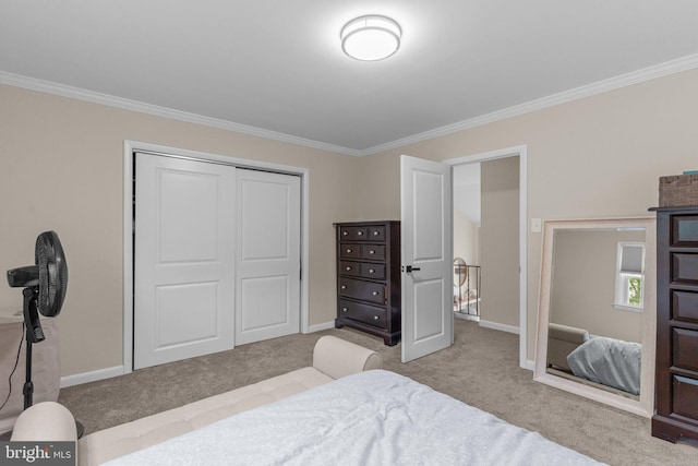 669 Worthington Dr, Warminster, PA 18974 - bedroom featuring crown molding, carpet floors, baseboards, and a closet
