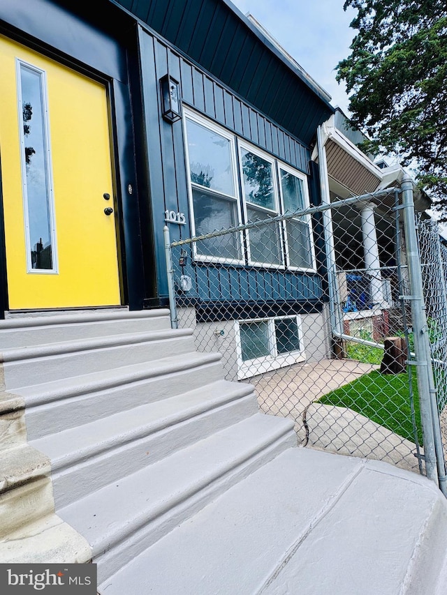 1015 S Frazier St, Philadelphia, PA 19143 - view of exterior entry