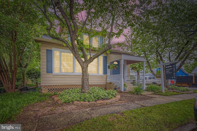 5622 Pilgrim Rd, Baltimore, MD 21214 - view of front facade with a porch