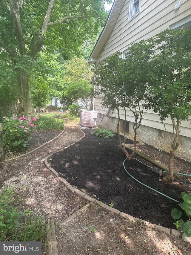 5622 Pilgrim Rd, Baltimore, MD 21214 - view of yard