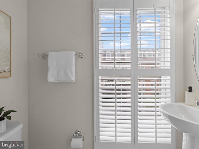 1604 Hunting Creek Dr Unit B, Alexandria, VA 22314 - half bathroom with toilet and a sink