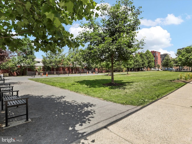 1604 Hunting Creek Dr Unit B, Alexandria, VA 22314 - view of home's community