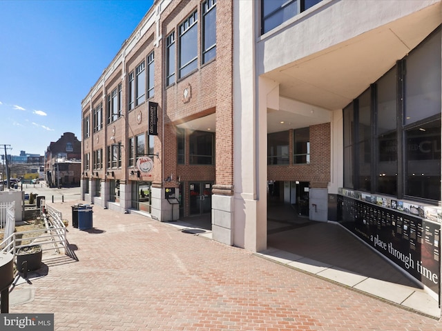 1604 Hunting Creek Dr Unit B, Alexandria, VA 22314 - view of building exterior