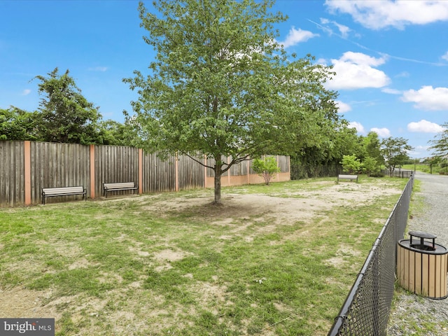 1604 Hunting Creek Dr Unit B, Alexandria, VA 22314 - view of yard