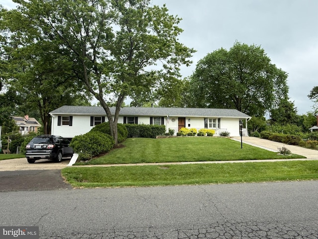 5101 Ampthill Dr, Alexandria, VA 22312 - single story home featuring driveway and a front lawn