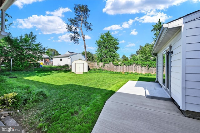 view of yard with a patio