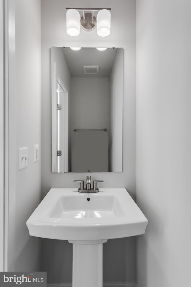 14 Chesapeake Ln Unit C, La Plata, MD 20646 - bathroom featuring a sink
