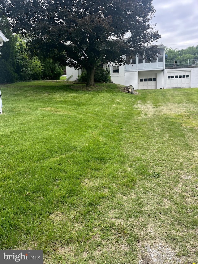 313 Northfield Ave, Waynesboro, PA 17268 - view of green lawn