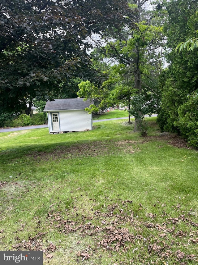 313 Northfield Ave, Waynesboro, PA 17268 - view of grassy yard