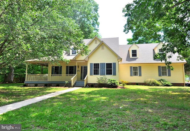 view of front of property with a porch, crawl space, and a front lawn