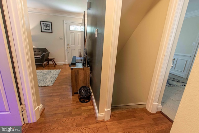 14365 Salsbury Ct, Woodbridge, VA 22193 - hall with wood finished floors, ornamental molding, and baseboards