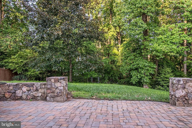 14365 Salsbury Ct, Woodbridge, VA 22193 - view of patio / terrace with fence