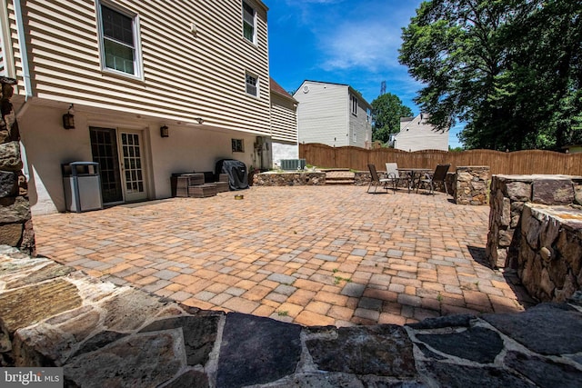 14365 Salsbury Ct, Woodbridge, VA 22193 - view of patio / terrace with fence and outdoor dining area