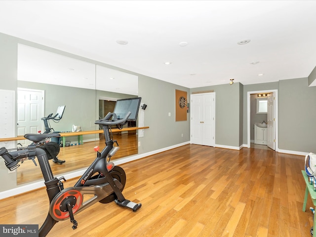 6470 Saddlebrook Ln, Frederick, MD 21701 - workout room featuring light wood-style floors, baseboards, and recessed lighting
