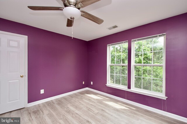 10305 Butternut Cir, Manassas, VA 20110 - unfurnished room with light wood-style flooring, baseboards, and ceiling fan