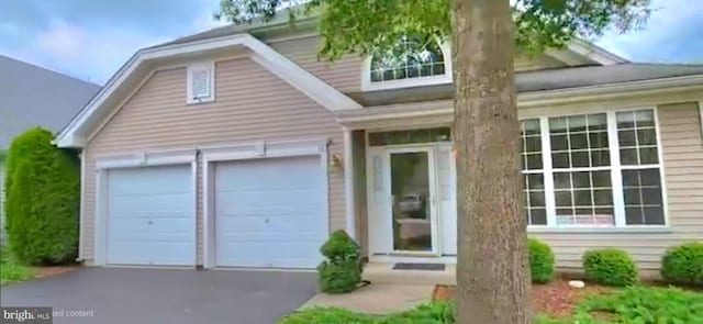 10 Honeyflower, Bordentown, NJ 08620 - view of front of house with asphalt driveway
