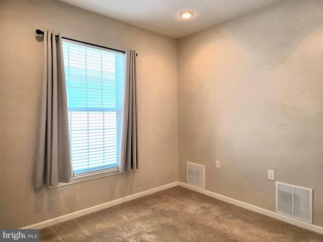 10 Honeyflower, Bordentown, NJ 08620 - carpeted empty room with baseboards