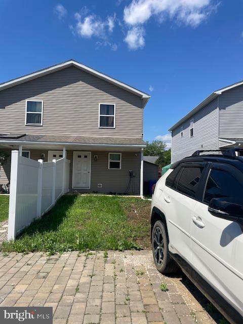 319 Crestmont St, Reading, PA 19611 - view of front of house
