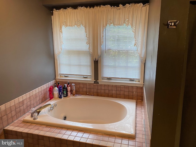 4 Tall Oaks Dr, Pottsville, PA 17901 - full bathroom featuring a jetted tub