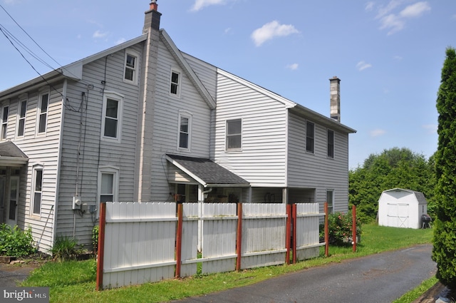 2147 Cloverleaf Rd, Mount Joy, PA 17552 - view of side of property featuring a chimney