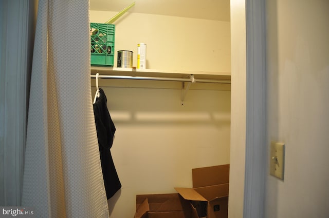 2147 Cloverleaf Rd, Mount Joy, PA 17552 - view of closet