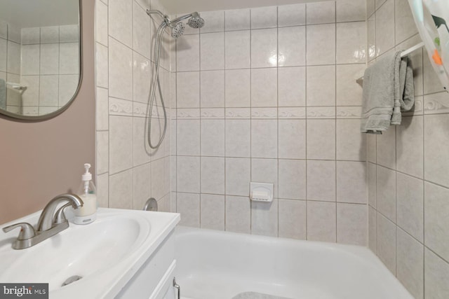 9642 Lambeth Ct, Columbia, MD 21046 - full bathroom featuring vanity and bathtub / shower combination