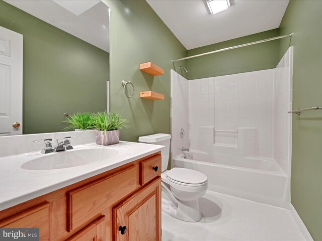 320 N Ridge Rd, Reinholds, PA 17569 - full bathroom featuring toilet, vanity, and tub / shower combination