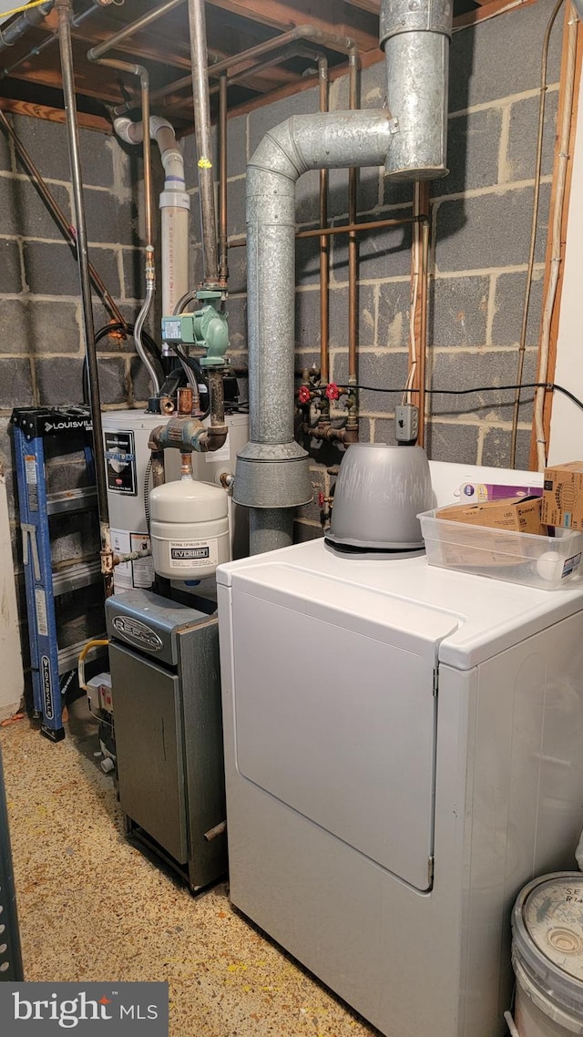15030 Alabama Ave, Woodbridge, VA 22191 - utility room with washing machine and clothes dryer