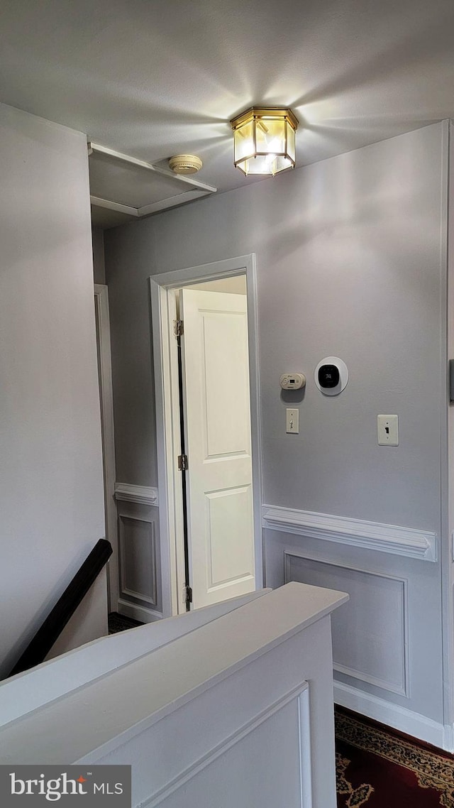 15030 Alabama Ave, Woodbridge, VA 22191 - hall with a wainscoted wall and a decorative wall