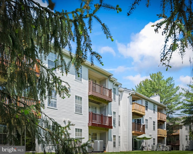31 Beagle Run Unit 88, Nottingham, MD 21236 - view of apartment building / complex featuring central air condition unit