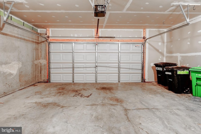 6300 Santo Pl, Capitol Heights, MD 20743 - garage featuring a garage door opener