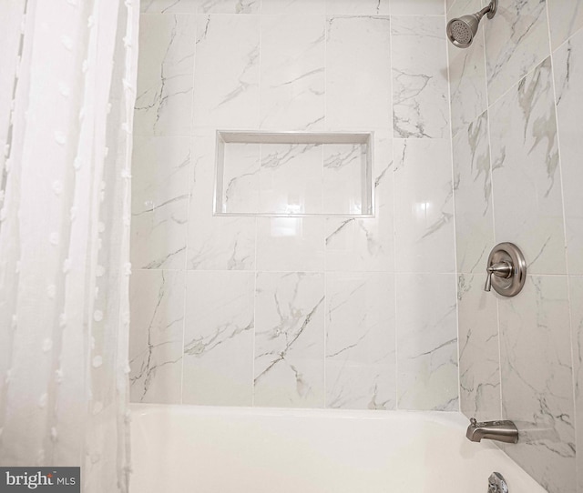 3565 Benzinger Rd, Baltimore, MD 21229 - bathroom featuring shower / tub combo with curtain